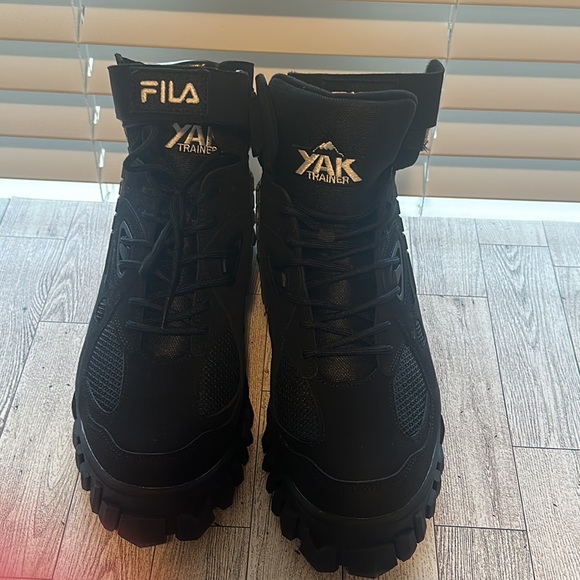 Fila  YAK Trainer Hiking Boots Men Sz 11.5 Black NEW (No Box) - Picture 8 of 13